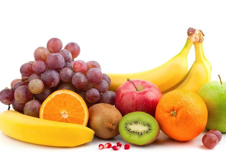 میوه های تازه که اساس رژیم غذایی را در هنگام تشدید نقرس تشکیل می دهند